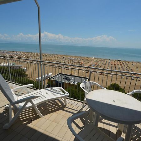 Lignano Sabbiadoro Sea Front Apartment Exterior photo